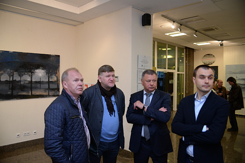 Беседка на Русановской набережной